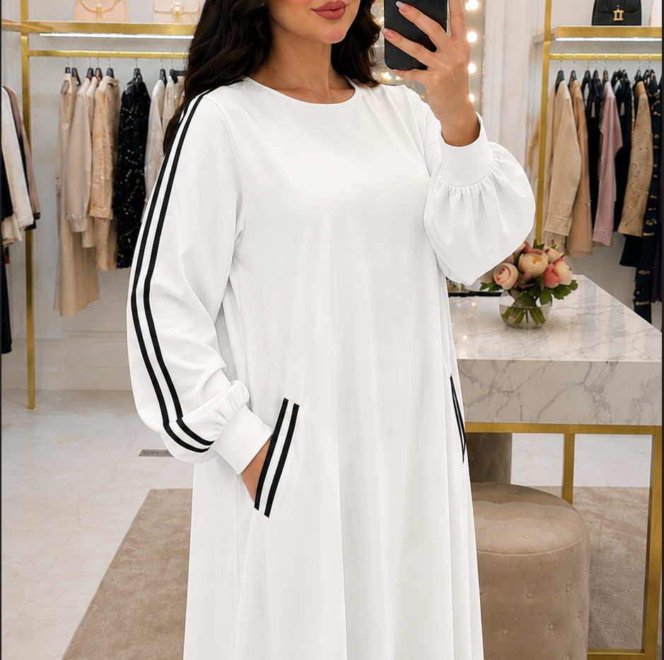 Abaya Sport Élégance — Coupe Ample & Bandes Contrastées